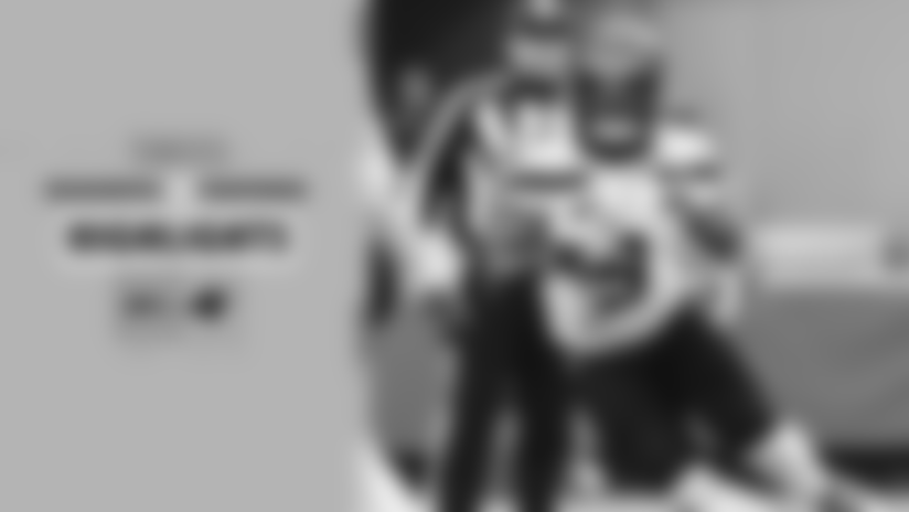 Seattle Seahawks running back Kenneth Walker III makes a Carolina Panthers defender miss with a filthy juke move on a 16-yard run in Week 17.