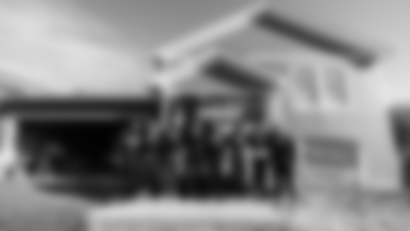 Vikings Players, Partners & Staff Team Up on Habitat for Humanity Build Week