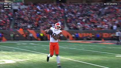 Shedeur Sanders lofts 23-yard pass to Cedric Tillman for red zone access