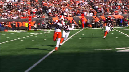 Shedeur Sanders pinpoints Malachi Corley for 19-yard catch and run