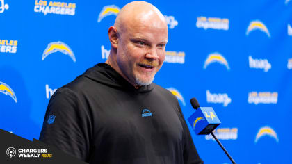 NFL on CBS Ian Eagle Previews Los Angeles Chargers at Tampa Bay