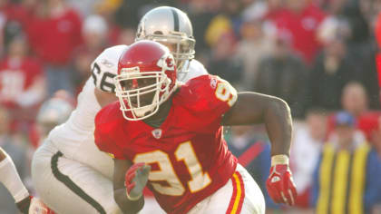 Kansas City Chiefs defensive end Tamba Hali (91) rushes the passer during the Nov. 19, 2006 home game against the Oakland Raiders.  The Chiefs won 17-13.