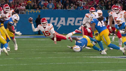 Can't-Miss Play: Patrick Mahomes Goes Parallel to Ground for Improbable  Completion