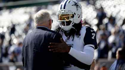 10_19_ Trevon Diggs Jerry Jones