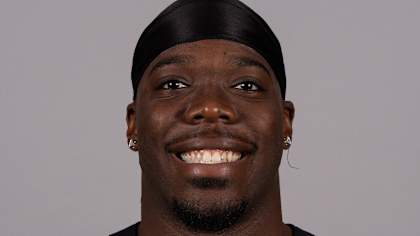 Zach Harrison in Falcons defensive stance