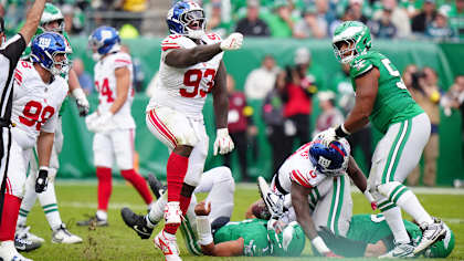 Cam Skattebo scores 2nd TD of the night | Giants vs. Eagles Highlights