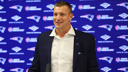 Rob Gronkowski Signs a One-Day Contract to Retire a Patriot | Full Press Conference