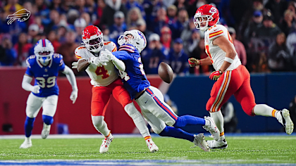 Cole Bishop breaks up Patrick Mahomes' pass to Rice for fourth down stop |  Bills vs. Chiefs Highlights