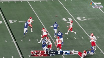 Patrick Mahomes' Clutch 27-yard Connection with JuJu Smith-Schuster | Chiefs vs. Giants
