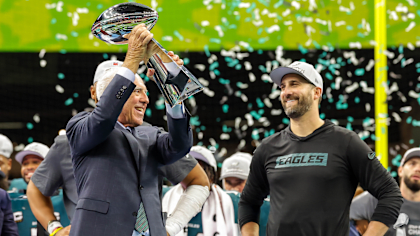 Eagles sign Nick Sirianni to contract extension