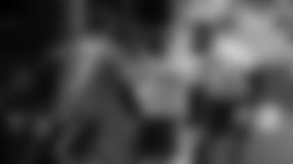 Jaylon Johnson defends Ja'Maar Chase (Bengals receiver).