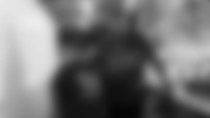 Article Centerpiece With Logos_0013s_0016__BB17765.JPG