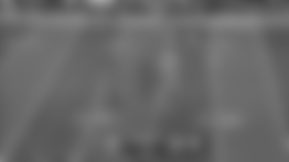 Flacco finds Higgins for 21 yards