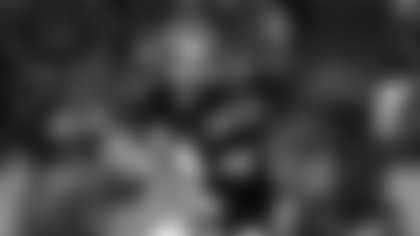 Cincinnati Bengals quarterback Ken Anderson runs out of the pocket during Super Bowl XVI, a 26-21 loss to the San Francisco 49ers on January 24, 1982, at the Pontiac Silverdome in Pontiac, Michigan. (AP Photo / Al Messerschmidt)