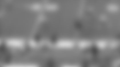 Ja'Marr Chase taps toes for 19-yard sideline grab from Flacco