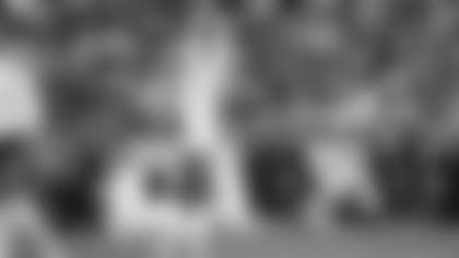 K Evan McPherson celebrates a field goal during Week 11 against the Steelers in Pittsburgh, Sunday, Nov. 16, 2025.