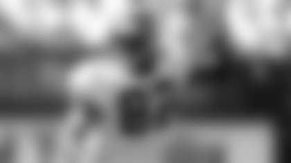 Cincinnati Bengals tight end Reggie Kelly (82) is seen in action during an NFL game against the Oakland Raiders Sept. 14, 2003, in Oakland, Calif. The Raiders defeated the Bengals 23–20.  (Kevin Terrell via AP)