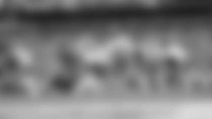 QB Joe Flacco hands the ball to RB Chase Brown during Week 11 against the Steelers in Pittsburgh, Sunday, Nov. 16, 2025.