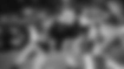 San Francisco 49ers cornerback Don Griffin (29) goes low to stop Cincinnati Bengals running back James Brooks (21) during a Super Bowl XXIII NFL game in Miami, on January 22, 1989. The 49ers defeated the Bengals 20-16. (AP Photo/Vernon Biever)