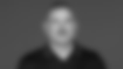 24_WEB_HEADSHOT_COACH_ISTVAN