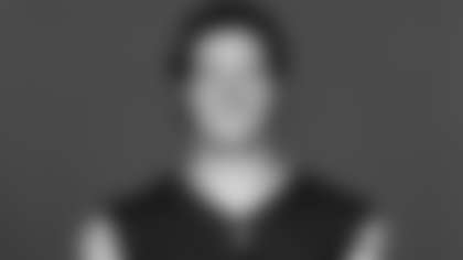 25_WEB_HEADSHOT_SZMYT