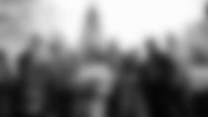 Colts & NFL Celebrate New Playground at Christian-Morgenstern-Grundschule