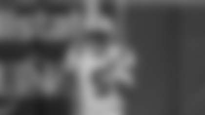 LSU quarterback Jayden Daniels (5) runs during the first half of an NCAA football game against Florida State on Saturday, Sept. 4, 2022, in New Orleans. (AP Photo/Matthew Hinton)