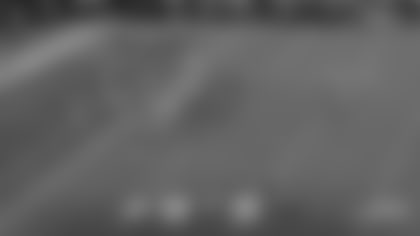 Chris Rodriguez slices through Eagles' D for TD