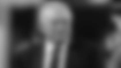 9_9_ Jerry Jones
