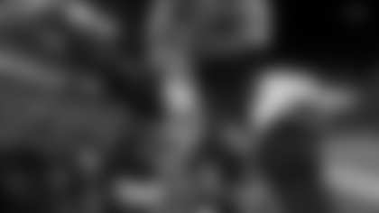 Dak Prescott's 32-yard teardrop lands in Lamb's bucket on doorstep of paydirt