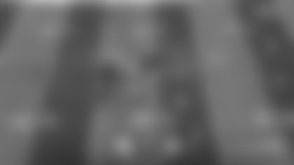 Cousins finds London for a 15-yard gain