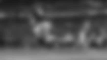 Kyle Pitts finds paydirt for the fourth time in the last two weeks with 5-yard score