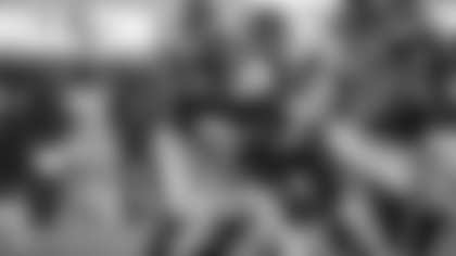 Atlanta Falcons running back Bijan Robinson #7 pushes through defenders during the Week 13 Game against the New York Jets at Metlife Stadium in East Rutherford, New Jersey on Sunday, November 30, 2025. (Photo by Jay Bendlin/Atlanta Falcons)