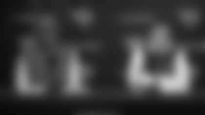 011426-COEN-GLADSTONE-PRESSER-THUMB