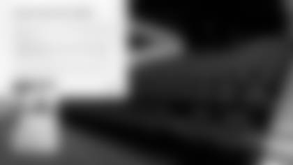 MEC LANDING PAGE DETAIL SLIDER 6 - TEAM MEETING ROOM