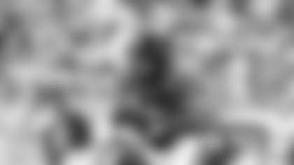 Jacksonville Jaguars vs Tennessee Titans


RB Travis Etienne Jr. (1)