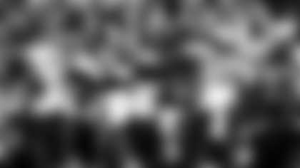 Jacksonville Jaguars vs Tennessee Titans
RB Bhayshul Tuten (33) and DT DaVon Hamilton (52)