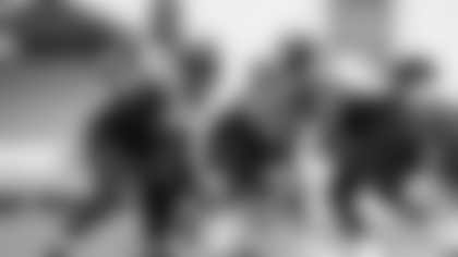 Jacksonville, Fla. — Jaguars offensive lineman Anton Harrison (77) during practice at the Miller Electric Center on January 8, 2026.