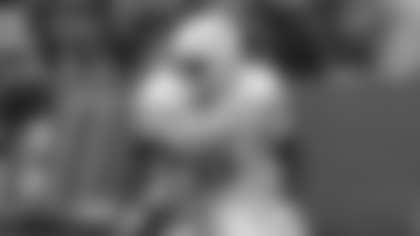 Texas linebacker Anthony Hill Jr. (0) runs the ball after a take-away during an NCAA football game against Florida, Saturday, Oct. 4, 2025, in Gainesville, Fla. Florida defeated Texas 29-21. (AP Photo/Gary McCullough)