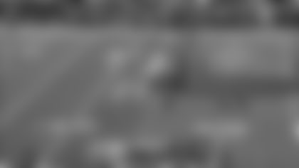 Watch LB Quincy Williams & DL Micheal Clemons bring down QB Tua Tagovailoa for the Jets sack.