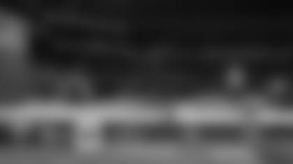 Penn State Nittany Lions edge rusher Dani Dennis-Sutton runs 4.63 40-yard dash at the 2026 NFL Scouting Combine.