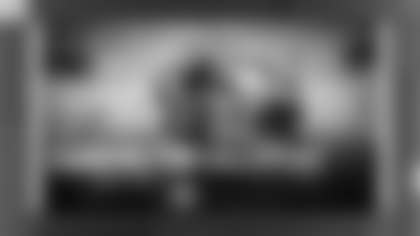 Analyst Larry McCarren is joined by Packers CB Carrington Valentine to discuss his role in the defense.