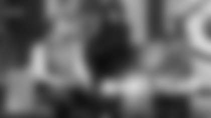 251128-EB-surprise-2560