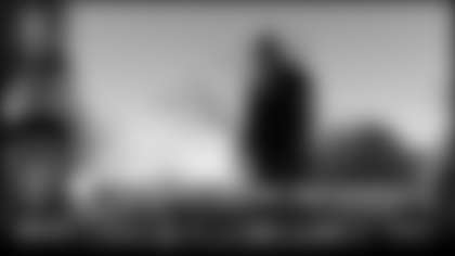 Peyton Eli joke with country singer Luke Combs about viral Panthers song 'ManningCast'