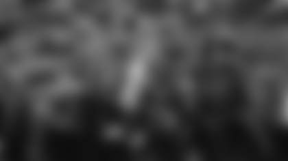 San Francisco 49ers running back Christian McCaffrey (23) catches a pass during NFL football game against the Arizona, Sunday, Nov 16, 2025 in Glendale, Ariz. (Terrell Lloyd via AP Images)