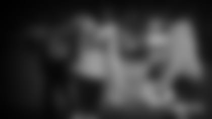 Jerod Mayo is seen coaching up linebacker Dont'a Hightower during the 2019 season.