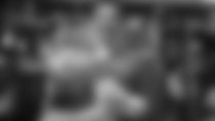 111925-MCMC-Unboxing_Adler057