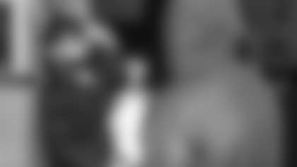 _0000_E_251118_KyrenWilliams_NELincoln_Rams_Turkey_Distribution_AD_0181