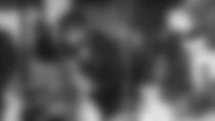 _0002_E_251118_KyrenWilliams_NELincoln_Rams_Turkey_Distribution_AD_0161