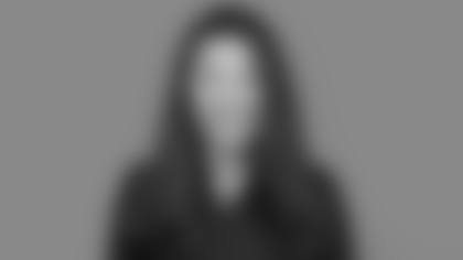 2021-stephanie-chenge-headshot